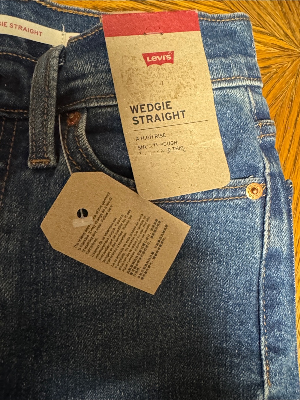 Levi's NWT 24 x 28 High-Rise WEDGIE STRIGHT Ankle MED WASH Jeans - Picture 4 of 7